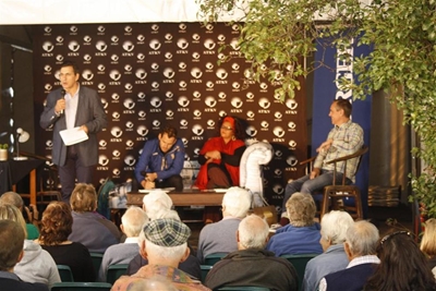 Vryheid van spraak bespreek